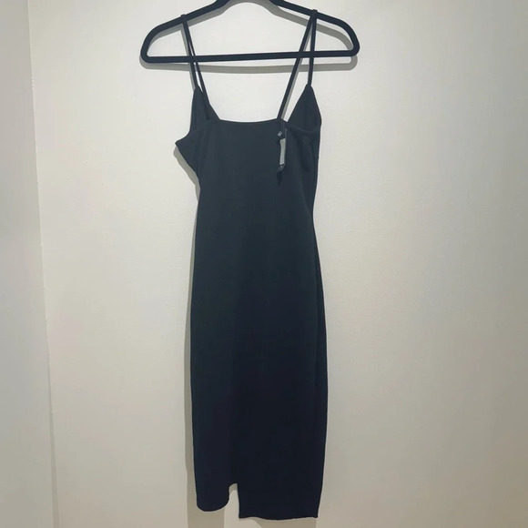 NWT PrettyLittleThing Lauriell Black Wrap Front Crepe Midi Dress in Size 8 - Picture 5 of 7